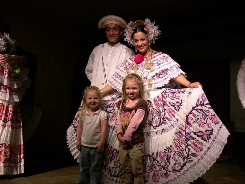 Emily and Marie with the Panamanian dancers