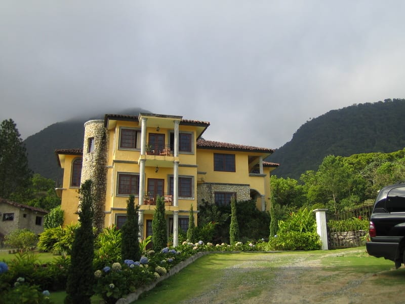 Casa de Lourdes restaurant / hotel
