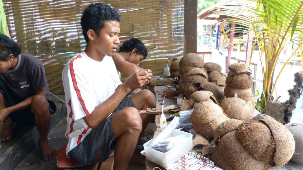 Making coconut jewelry