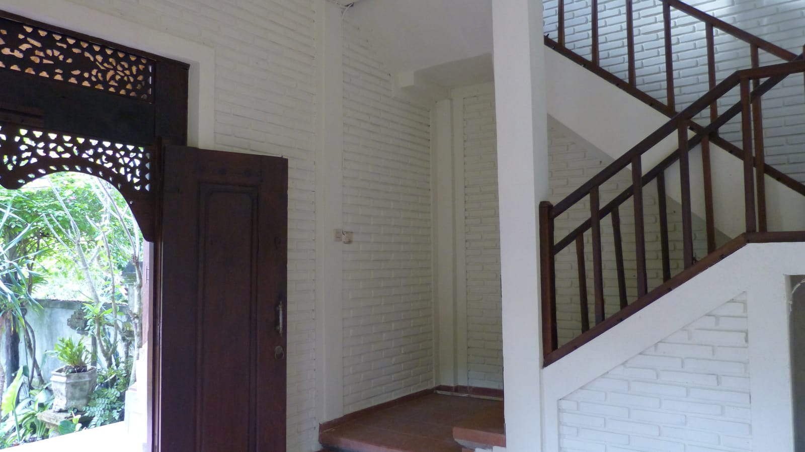 old dining and piano